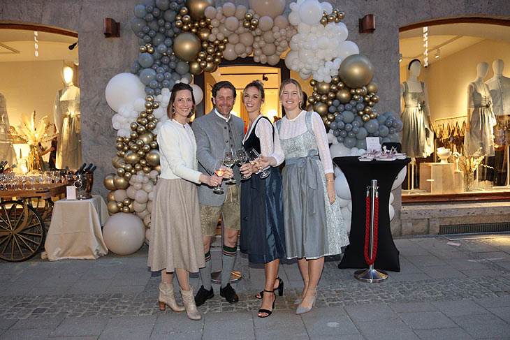 Evelyn & Philip Greffenius, Veronika Stork-Jacklbauer und Constanze Schnitzler: Eröffnung des CocoVero Store in der Schäfflerstraße in München am 11. März 2022 (©foto:  Martin Schmitz)